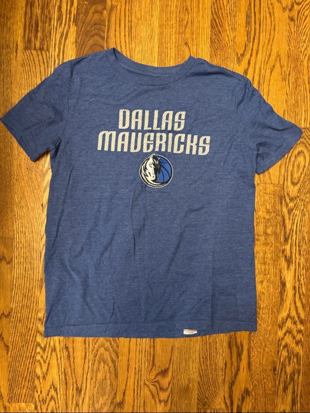 Dallas Mavericks Kids Short-Sleeve Logo Tee in Blue size XL (14-16)